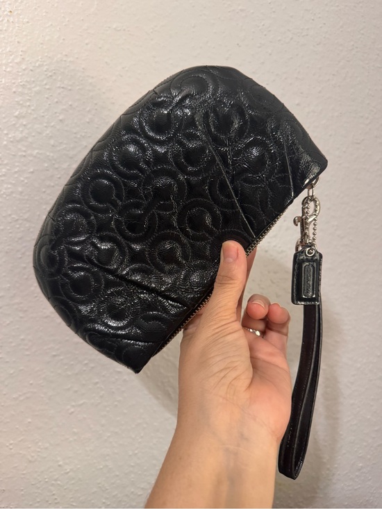 Coach Handbags - Coach Black Quilted Signature Leather Wristlet